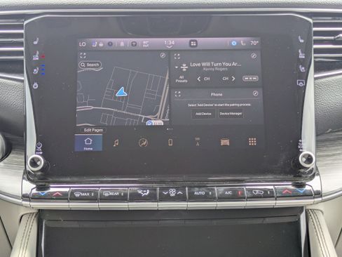 Used 2023 Jeep Wagoneer L Series II RWD image 5
