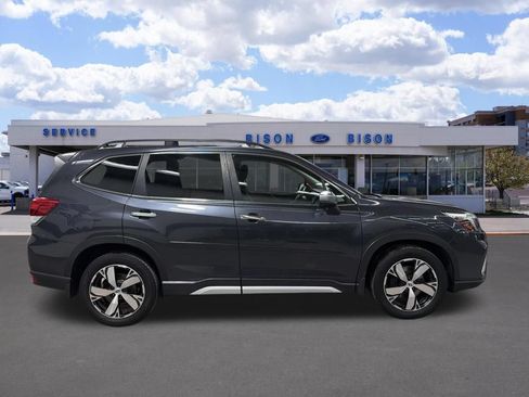 Used 2019 Subaru Forester Touring AWD/4WD image 2