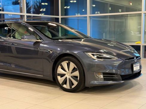 Used 2020 Tesla Model S Long Range Plus image 5