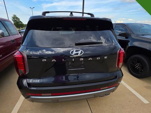 Used 2024 Hyundai Palisade SEL w/ Premium Package FWD image 4