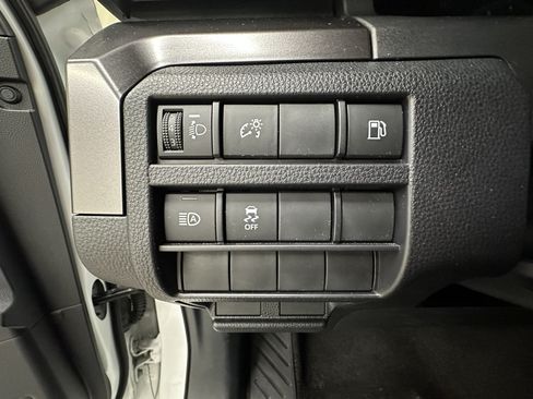 Used 2025 Toyota 4Runner SR5 AWD/4WD image 23