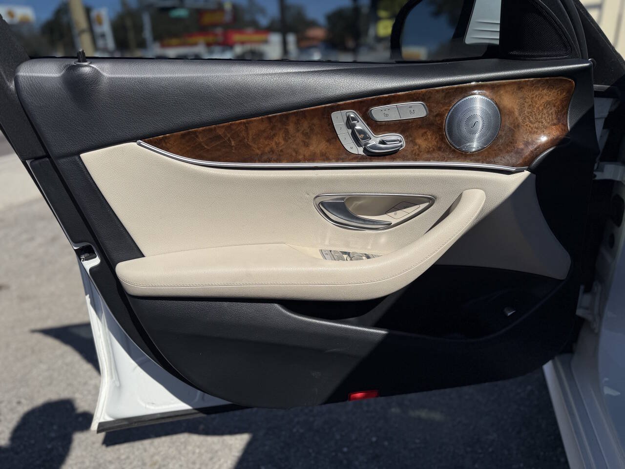 Used 2017 Mercedes-Benz E 300 4MATIC image 11