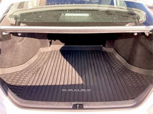 Used 2024 Toyota Camry SE image 22
