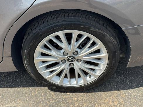Used 2019 Toyota Camry XLE FWD image 10