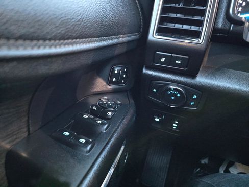 Used 2018 Ford Expedition Limited AWD/4WD image 26