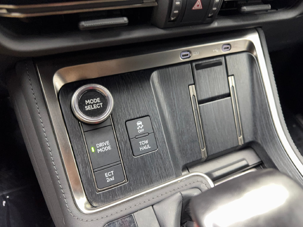 Used 2025 Lexus GX 550 w/ Cold Area Package AWD/4WD image 70