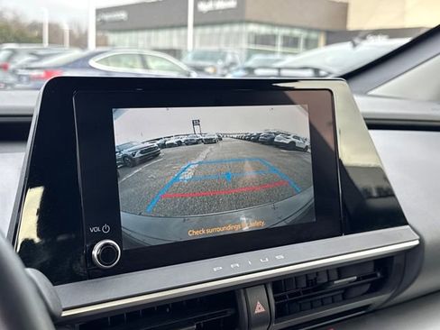 Used 2024 Toyota Prius Limited image 18