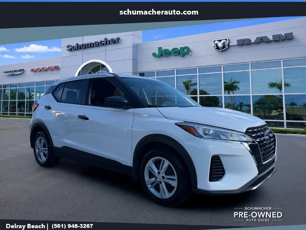 Used 2025 Nissan Kicks Play S FWD image 1