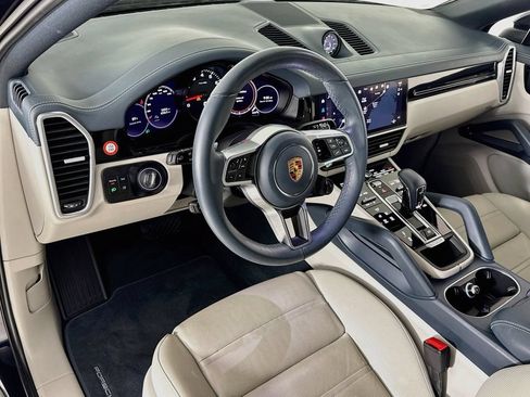 Certified 2023 Porsche Cayenne Coupe AWD/4WD image 6