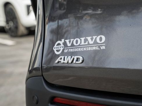 Used 2021 Toyota Sienna XLE image 9