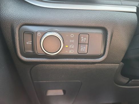 Used 2022 Ford Explorer XLT AWD/4WD image 29