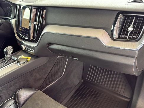 Used 2018 Volvo XC60 T6 R-Design w/ Convenience Package image 35