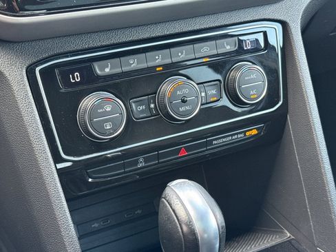 Used 2021 Volkswagen Atlas Cross Sport SEL AWD/4WD image 21