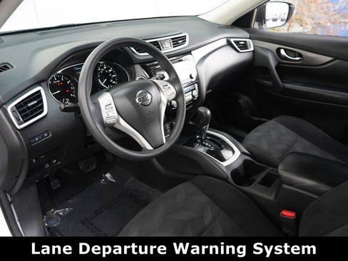 Used 2014 Nissan Rogue SV image 4