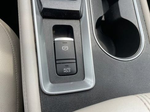 Used 2019 Nissan Altima 2.5 Platinum FWD image 41