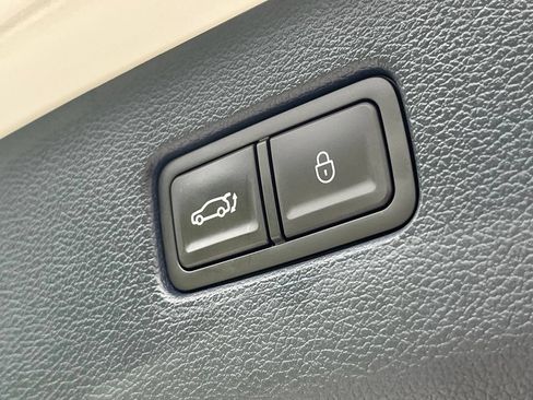Used 2025 Genesis GV80 3.5T Prestige AWD/4WD image 31