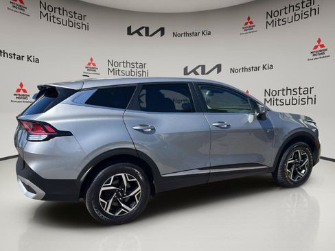 Used 2023 Kia Sportage LX AWD/4WD image 6
