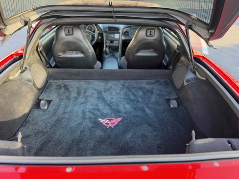 Used 2000 Chevrolet Corvette Coupe w/ Memory Pkg RWD image 13
