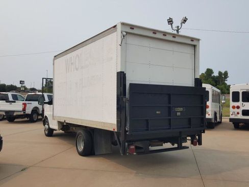 Used 2013 Chevrolet Express 3500 Extended RWD image 9