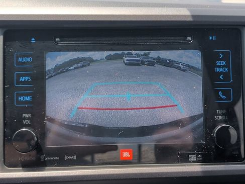 Used 2019 Toyota Tacoma TRD Off-Road AWD/4WD image 32