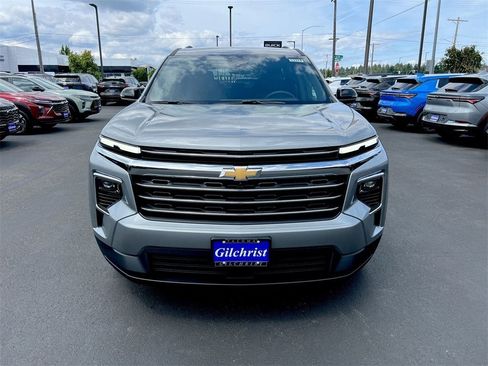 New 2025 Chevrolet Traverse LT w/ Driver Confidence Package image 25