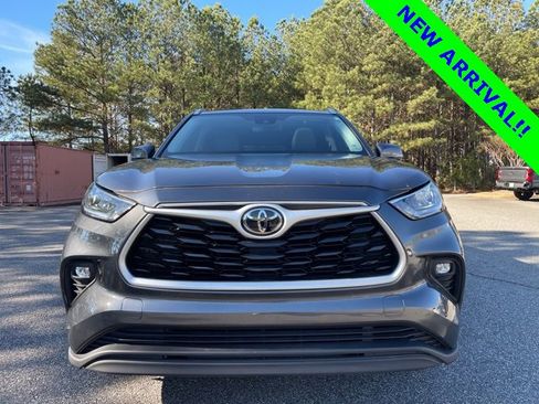 Used 2020 Toyota Highlander XLE image 6
