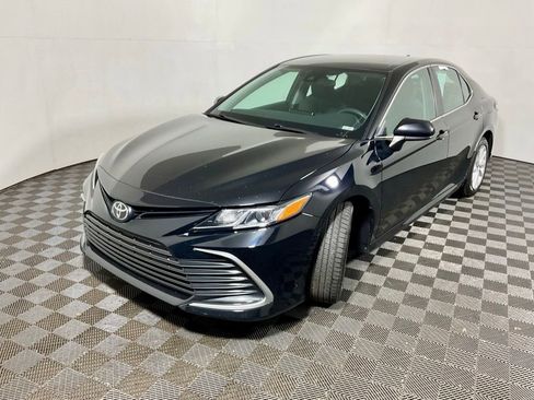 Used 2022 Toyota Camry LE AWD/4WD image 10