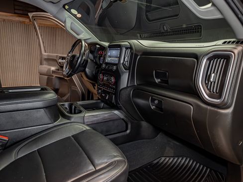 Used 2021 Chevrolet Silverado 2500 LTZ w/ LTZ Plus Package image 19