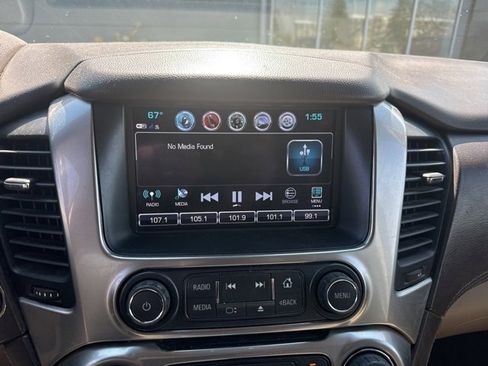 Used 2018 Chevrolet Suburban LT w/ LT Signature Package image 6