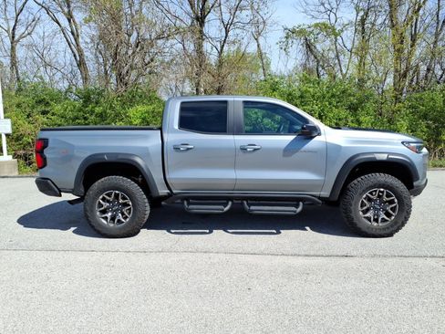 Used 2025 Chevrolet Colorado ZR2 w/ Technology Package AWD/4WD image 28