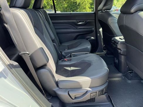 Used 2025 Toyota Grand Highlander AWD Hybrid image 14