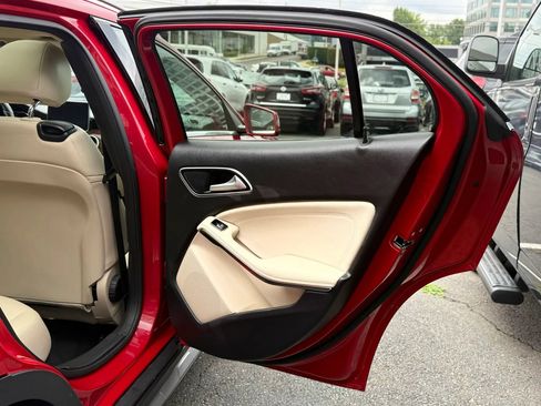 Used 2016 Mercedes-Benz GLA 250 4MATIC image 33