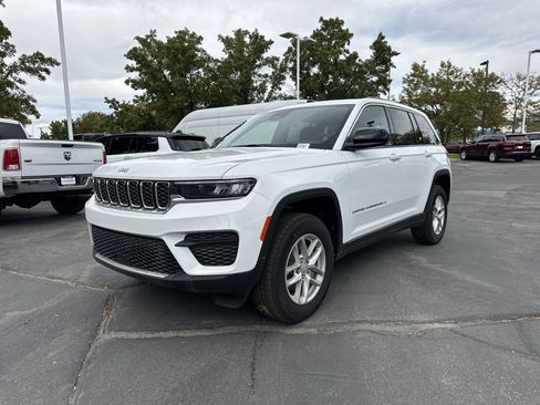 New 2025 Jeep Grand Cherokee Laredo X w/ Trailer Tow Package image 4