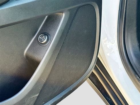 Used 2020 Chevrolet Traverse LT w/ Driver Confidence II Package image 20