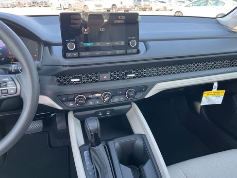 New 2025 Honda Accord SE image 9