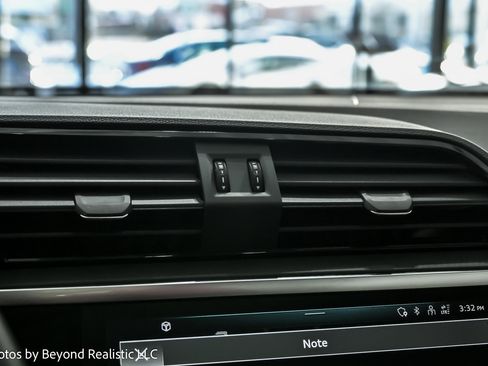 Used 2023 Audi Q3 2.0T Premium Plus image 42