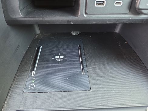 Used 2025 Honda Pilot TrailSport image 34