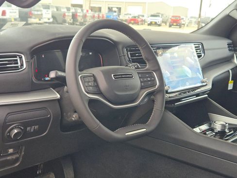 New 2026 Jeep Grand Wagoneer L 4WD image 10