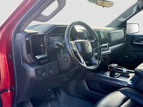 Used 2023 Chevrolet Silverado 1500 LTZ image 9