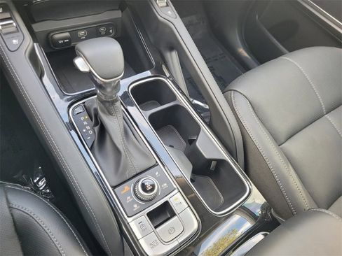 Used 2023 Kia Telluride EX image 28