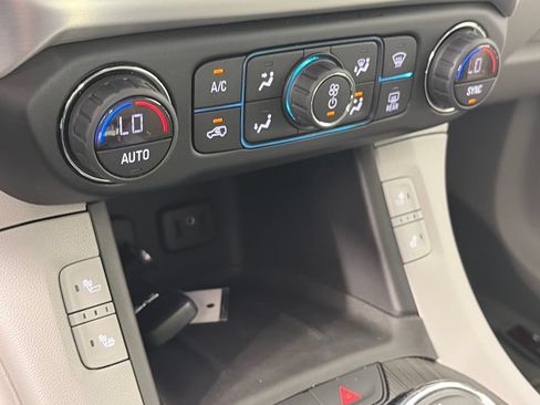 Used 2017 GMC Acadia SLT AWD/4WD image 21