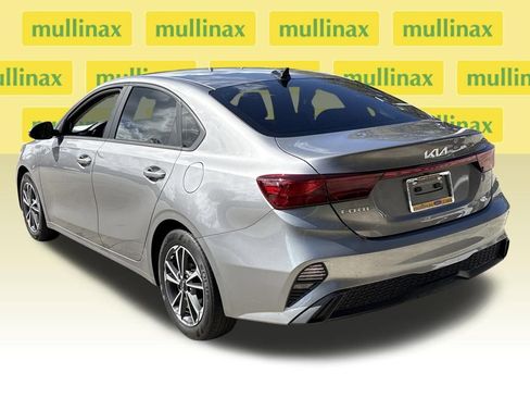 Used 2023 Kia Forte LXS w/ LXS Technology Package image 9