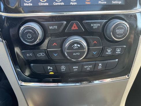 Used 2021 Jeep Grand Cherokee Limited w/ Trailer Tow Group IV AWD/4WD image 19