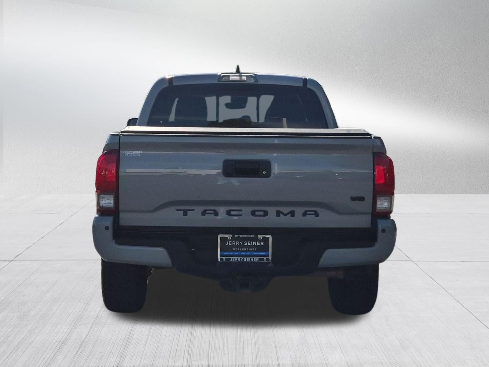 Used 2019 Toyota Tacoma TRD Off-Road w/ TRD Premium Off Road Package AWD/4WD image 4