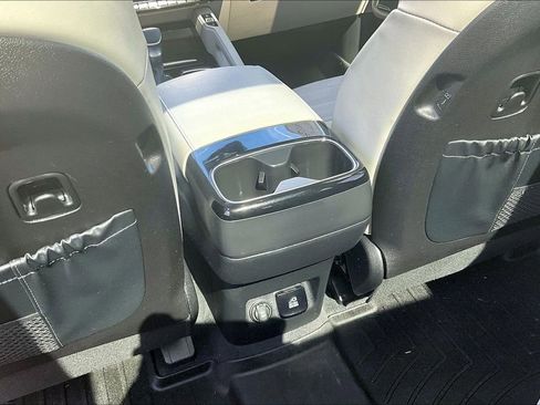 Used 2024 Kia Telluride SX Prestige w/ Towing Package image 10