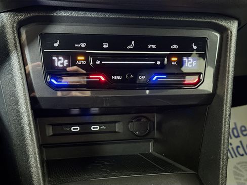 Certified 2022 Volkswagen Tiguan SE R-Line AWD/4WD image 15