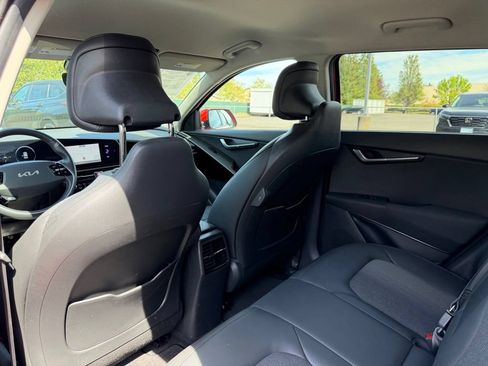 Used 2023 Kia Niro Wind w/ Wind Preserve Package FWD image 30