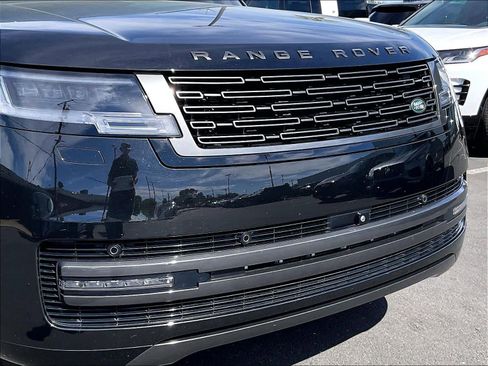 Used 2024 Land Rover Range Rover SE image 32
