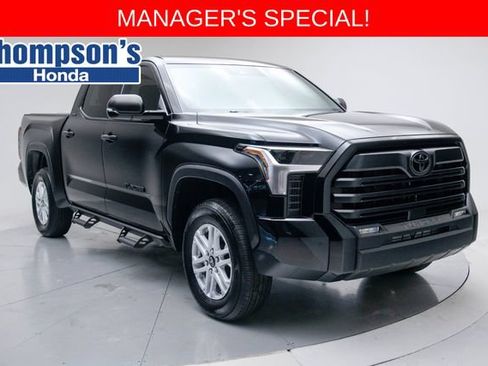 Used 2025 Toyota Tundra SR5 w/ SR5 Convenience Package AWD/4WD image 1