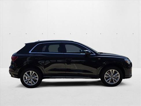 New 2025 Audi Q3 2.0T Premium w/ Convenience Package AWD/4WD image 4